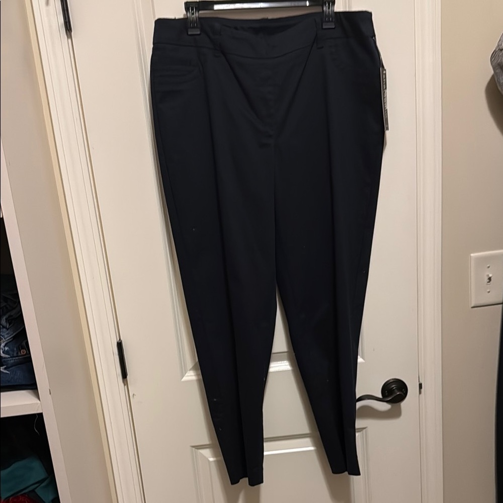 Sharagano Black Capris